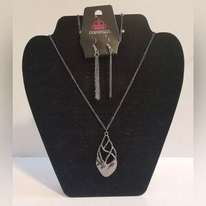 Paparazzi Silver Jewelry Set Necklace & two pairs of earrings dangling studs NWT